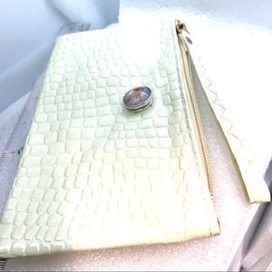 Clutch purse wristlet with Handmade 20mmSnap